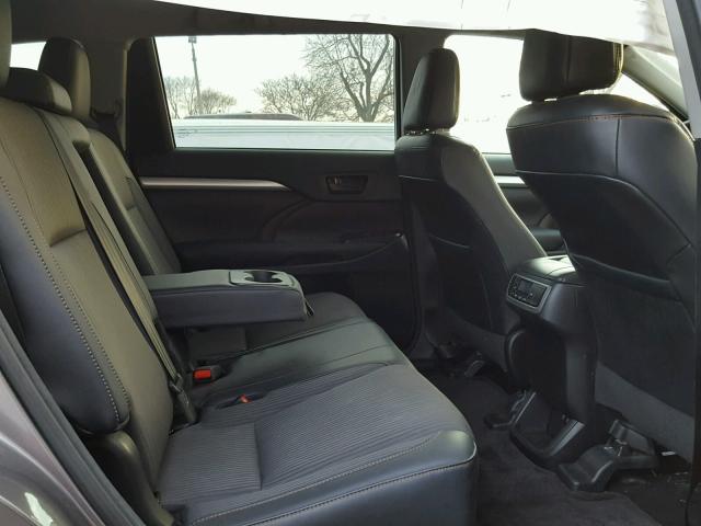 5TDZZRFH1HS213269 - 2017 TOYOTA HIGHLANDER GRAY photo 6