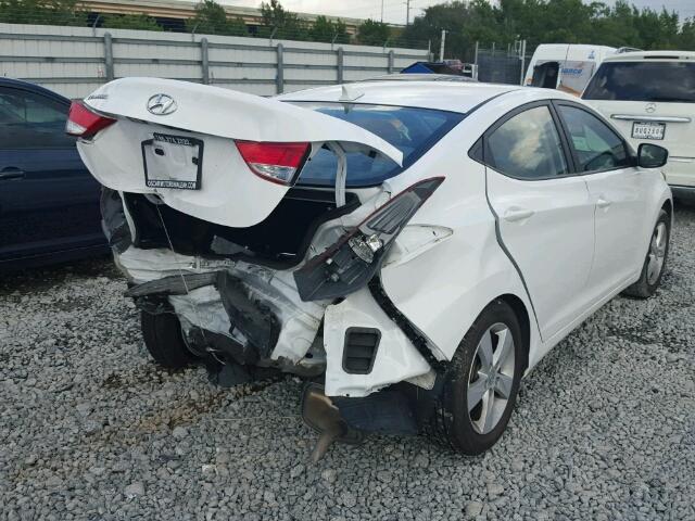 5NPDH4AE9DH430033 - 2013 HYUNDAI ELANTRA GL WHITE photo 4