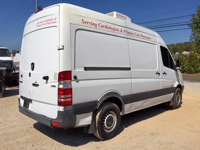 WD0PE745775162257 - 2007 DODGE SPRINTER 2 WHITE photo 4