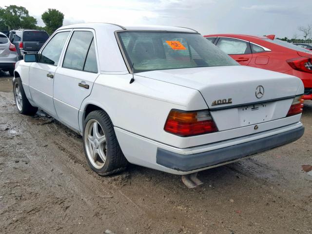 WDBEA34E1PB882626 - 1993 MERCEDES-BENZ 400 E WHITE photo 3