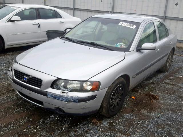 YV1RS61T442343704 - 2004 VOLVO S60 SILVER photo 2