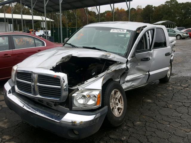 1D7HE48N45S314313 - 2005 DODGE DAKOTA QUA SILVER photo 2