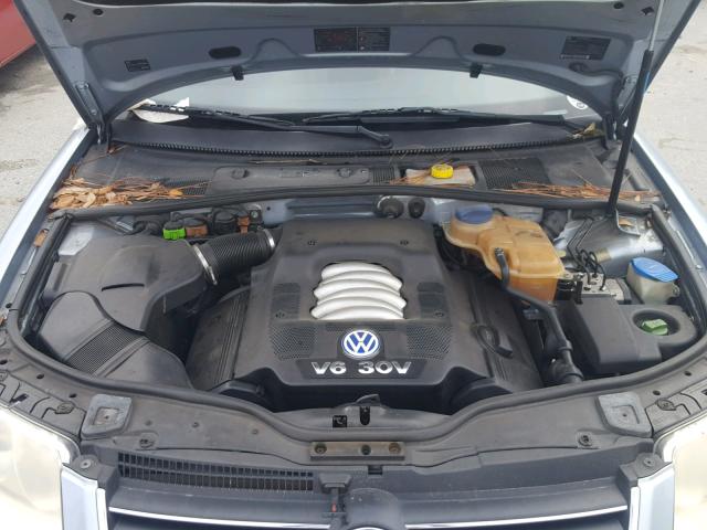 WVWRH63B52P226240 - 2002 VOLKSWAGEN PASSAT GLX BLUE photo 7