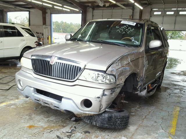 5LMRU27AXYLJ00647 - 2000 LINCOLN NAVIGATOR 棕色 照片 2