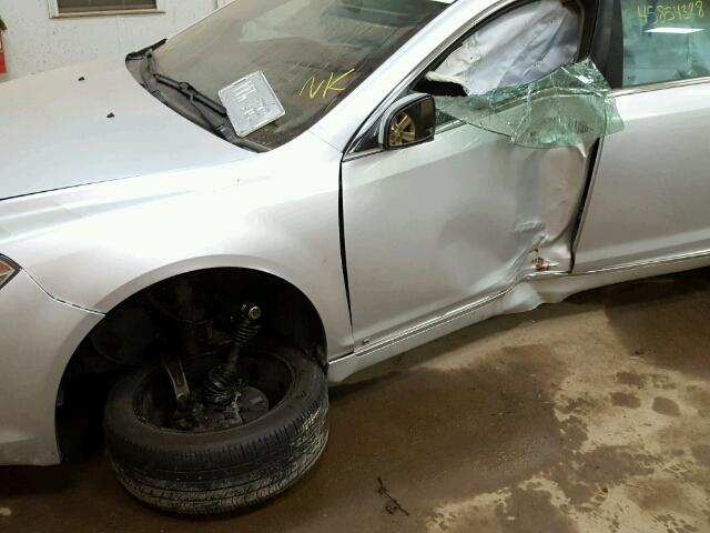 1G1ZK577494203568 - 2009 CHEVROLET MALIBU LTZ 银色 照片 9