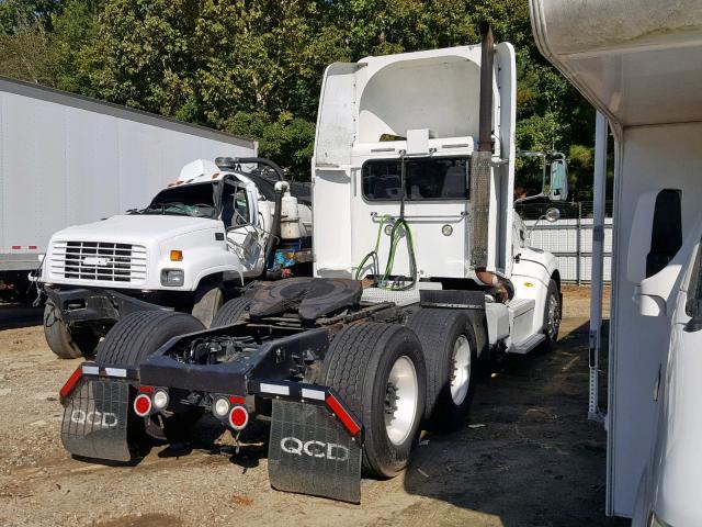 1XPHD49X5BD119929 - 2011 PETERBILT 386 WHITE photo 4