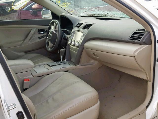 4T4BF3EKXBR178532 - 2011 TOYOTA CAMRY BASE 白色 照片 5