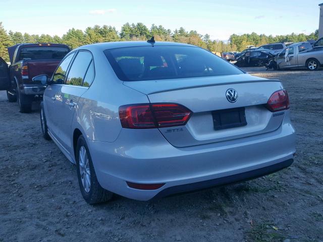 3VW637AJ9DM269941 - 2013 VOLKSWAGEN JETTA HYBR SILVER photo 3