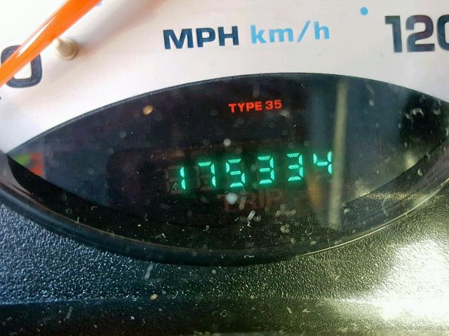 1J4GL38K32W347457 - 2002 JEEP LIBERTY RE GREEN photo 8