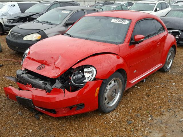 3VWJP7ATXCM645500 - 2012 VOLKSWAGEN BEETLE RED photo 2