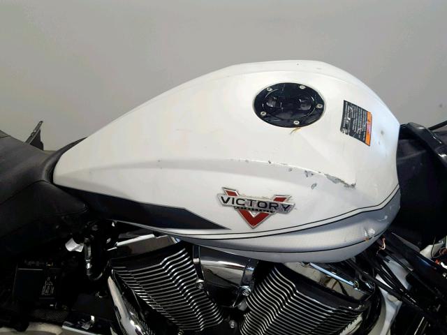5VPYW36N8G3055943 - 2016 VICTORY MOTORCYCLES MAGNUM WHITE photo 13