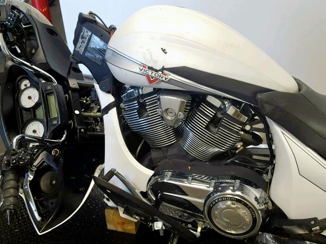5VPYW36N8G3055943 - 2016 VICTORY MOTORCYCLES MAGNUM WHITE photo 18