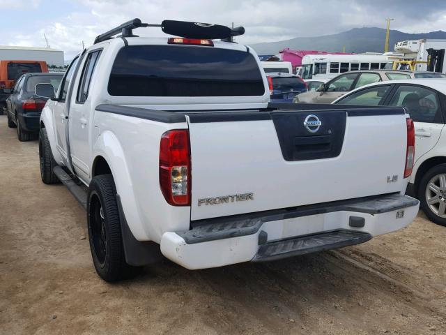 1N6AD07U05C436934 - 2005 NISSAN FRONTIER C WHITE photo 3