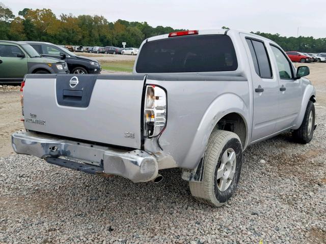 1N6AD07U06C467389 - 2006 NISSAN FRONTIER C GRAY photo 4