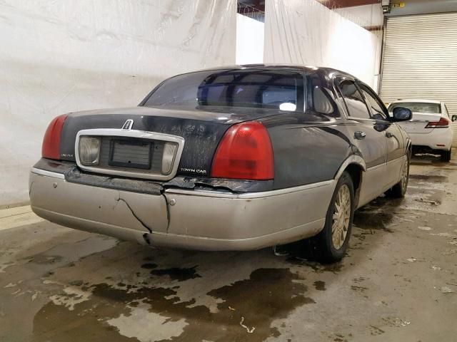 1LNHM82W83Y606364 - 2003 LINCOLN TOWN CAR S BLACK photo 4