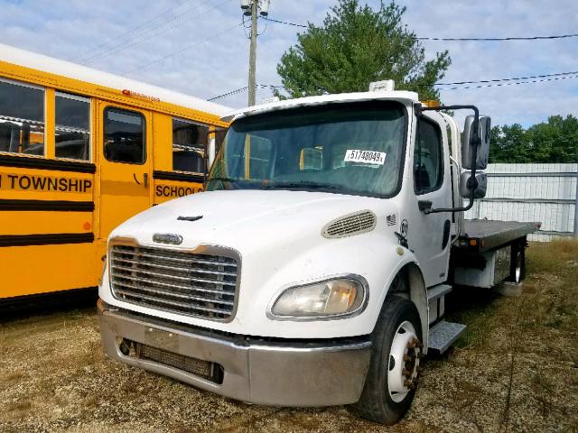 1FVACWCS87HY04087 - 2007 FREIGHTLINER M2 106 MED WHITE photo 2
