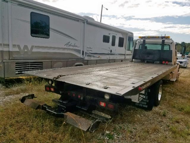 1FVACWCS87HY04087 - 2007 FREIGHTLINER M2 106 MED WHITE photo 4