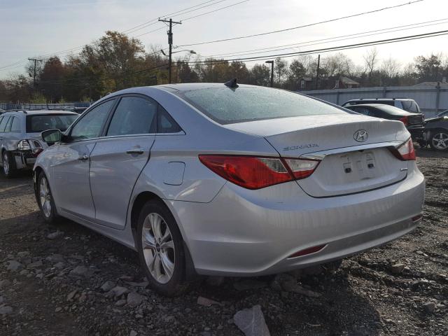 5NPEC4AC7DH580028 - 2013 HYUNDAI SONATA SE SILVER photo 3