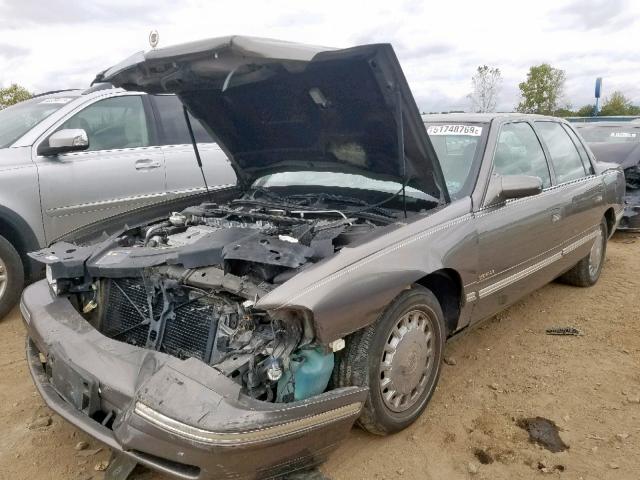 1G6KD54Y2WU791646 - 1998 CADILLAC DEVILLE SILVER photo 2