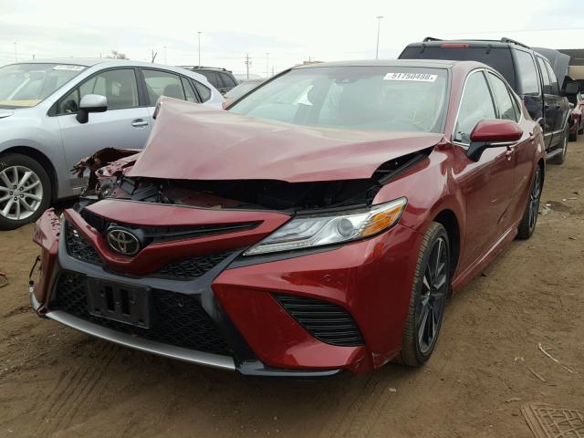 4T1B61HK5JU560279 - 2018 TOYOTA CAMRY XSE RED photo 2