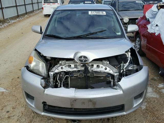 JTKKU10479J040999 - 2009 TOYOTA SCION XD SILVER photo 9