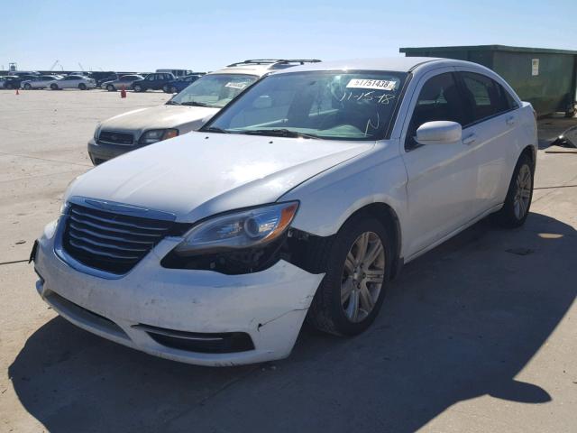 1C3CCBAB4CN295485 - 2012 CHRYSLER 200 LX WHITE photo 2