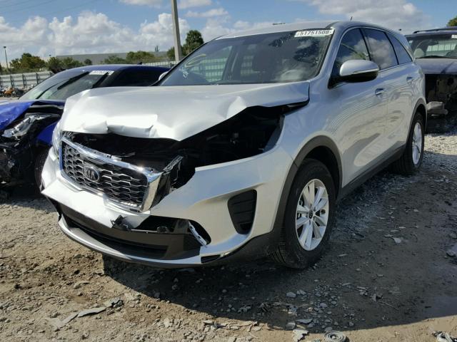 5XYPG4A5XKG484171 - 2019 KIA SORENTO LX SILVER photo 2