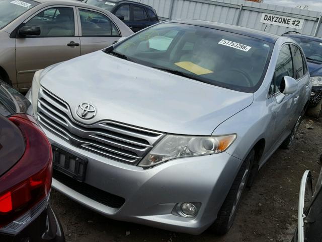 4T3BA3BB6AU013919 - 2010 TOYOTA VENZA BASE SILVER photo 2