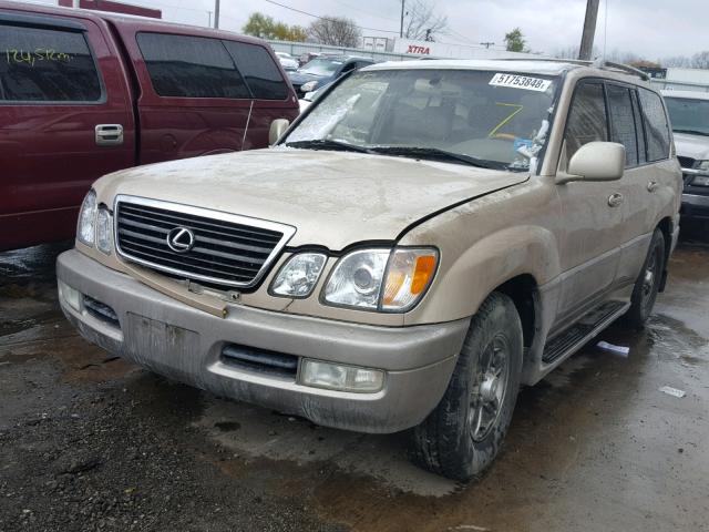 JTJHT00W213504819 - 2001 LEXUS LX 470 GOLD photo 2