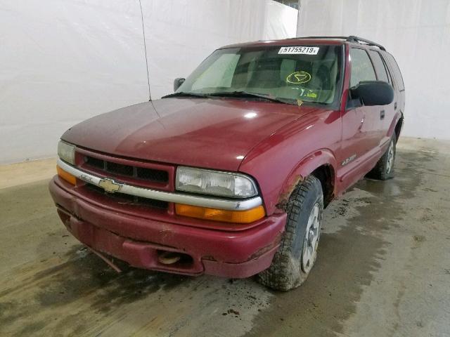 1GNDT13W12K228991 - 2002 CHEVROLET BLAZER MAROON photo 2