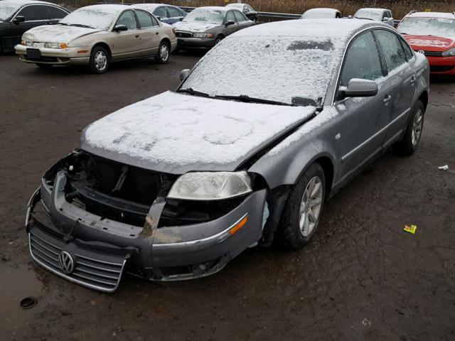 WVWPD63B74E033332 - 2004 VOLKSWAGEN PASSAT GLS GRAY photo 2