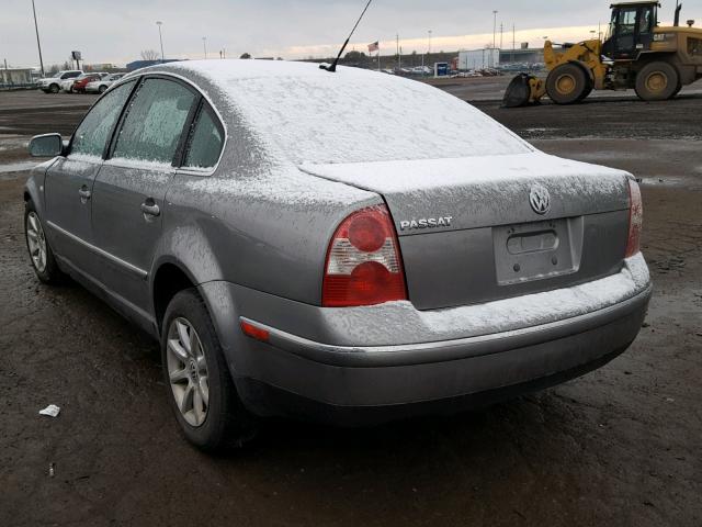 WVWPD63B74E033332 - 2004 VOLKSWAGEN PASSAT GLS GRAY photo 3