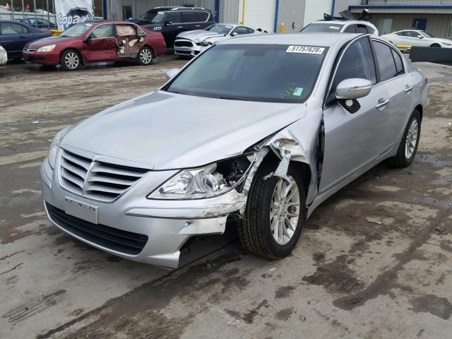 KMHGC4DE9BU137397 - 2011 HYUNDAI GENESIS 3. SILVER photo 2