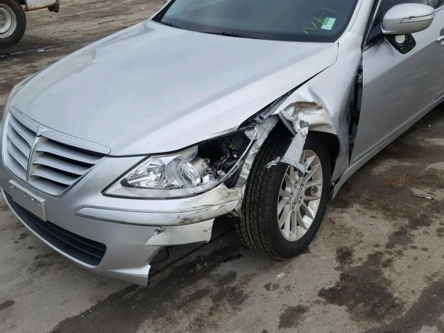 KMHGC4DE9BU137397 - 2011 HYUNDAI GENESIS 3. SILVER photo 9