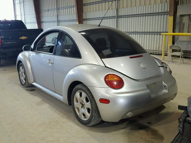 3VWCB21CX2M452434 - 2002 VOLKSWAGEN NEW BEETLE SILVER photo 3