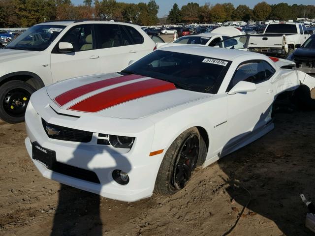 2G1FT1EW7B9197027 - 2011 CHEVROLET CAMARO 2SS WHITE photo 2