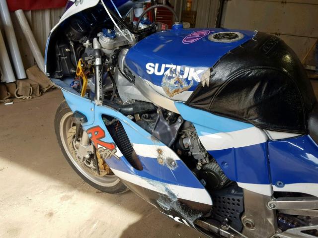 JS1GR7BA5R2101596 - 1994 SUZUKI GSX-R750 W BLUE photo 9