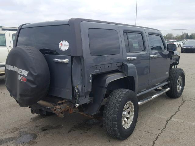 5GTEN13E788108738 - 2008 HUMMER H3 GRAY photo 4