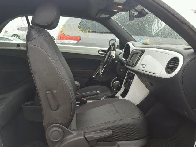 3VW517AT0HM801246 - 2017 VOLKSWAGEN BEETLE S/S 白色 照片 5