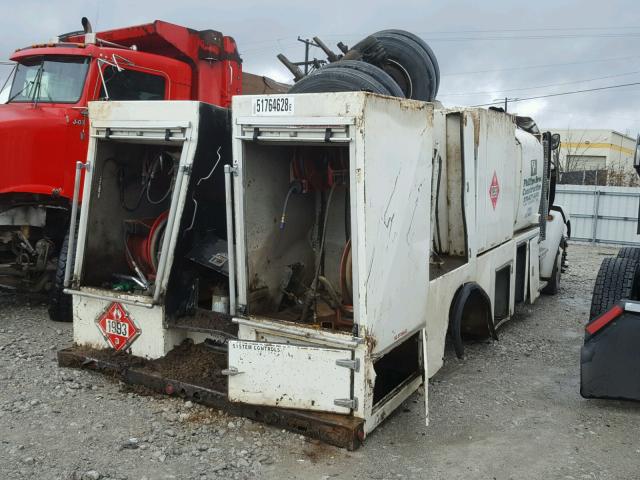 2NKMHD7XX5M090626 - 2005 KENWORTH CONSTRUCTI WHITE photo 4