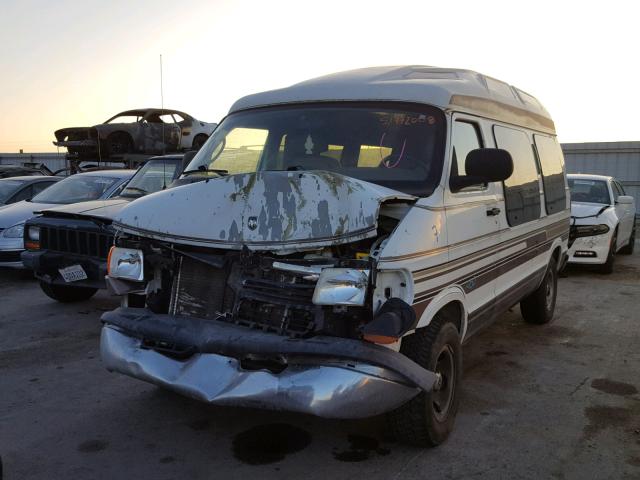 2B6HB11Z72K147440 - 2002 DODGE RAM VAN B1 WHITE photo 2