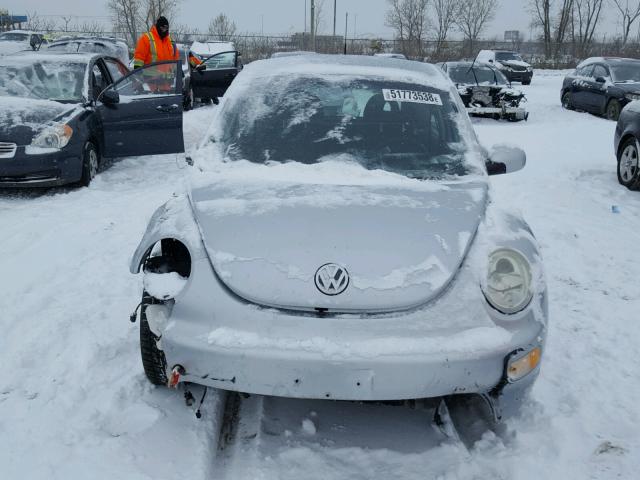 3VWCB21C92M403810 - 2002 VOLKSWAGEN NEW BEETLE Gümüş foto 9