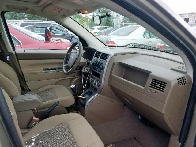 1J8FT47W17D124096 - 2007 JEEP COMPASS GOLD photo 5