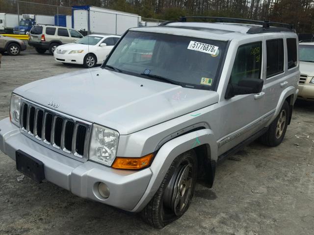 1J4RG4GK9AC156954 - 2010 JEEP COMMANDER SILVER photo 2