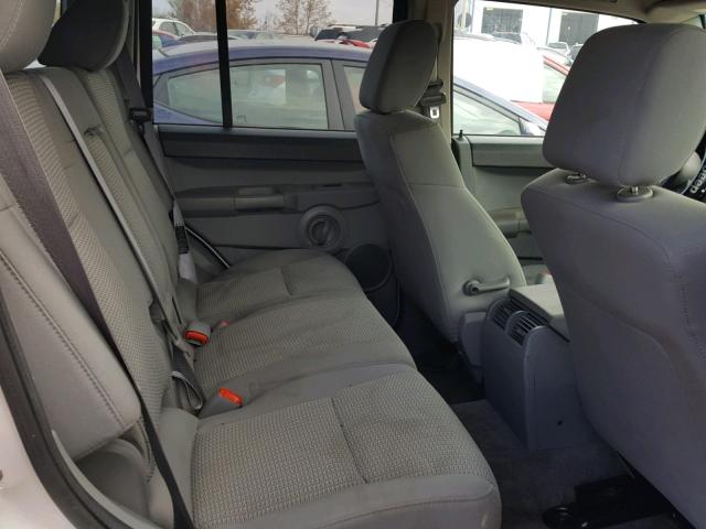 1J8HG48K67C637214 - 2007 JEEP COMMANDER SILVER photo 6