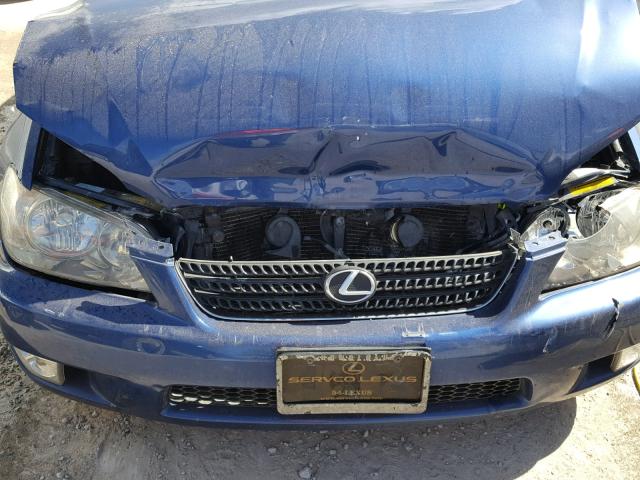 JTHBD192130067068 - 2003 LEXUS IS 300 BLUE photo 7