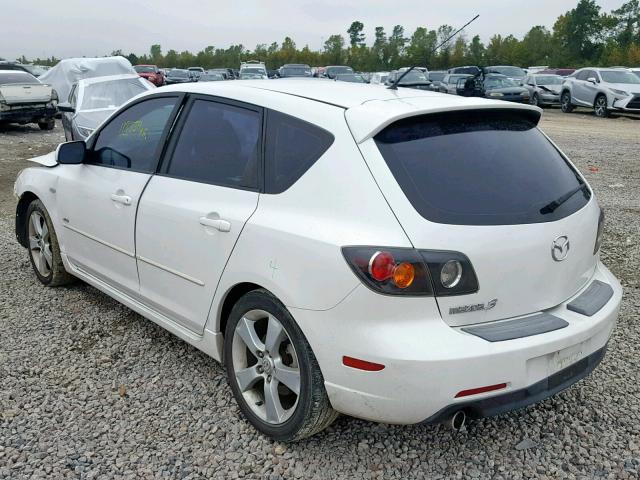 JM1BK144061439675 - 2006 MAZDA 3 HATCHBAC WHITE photo 3