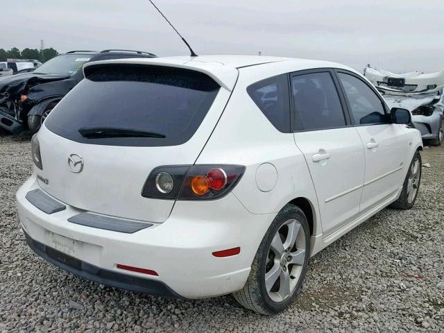 JM1BK144061439675 - 2006 MAZDA 3 HATCHBAC WHITE photo 4