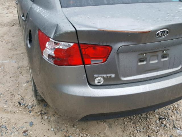 KNAFU4A21C5605283 - 2012 KIA FORTE EX GRAY photo 9