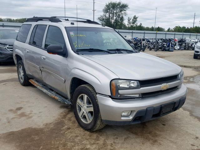 1GNET16S056200836 - 2005 CHEVROLET TRAILBLAZE SILVER photo 1